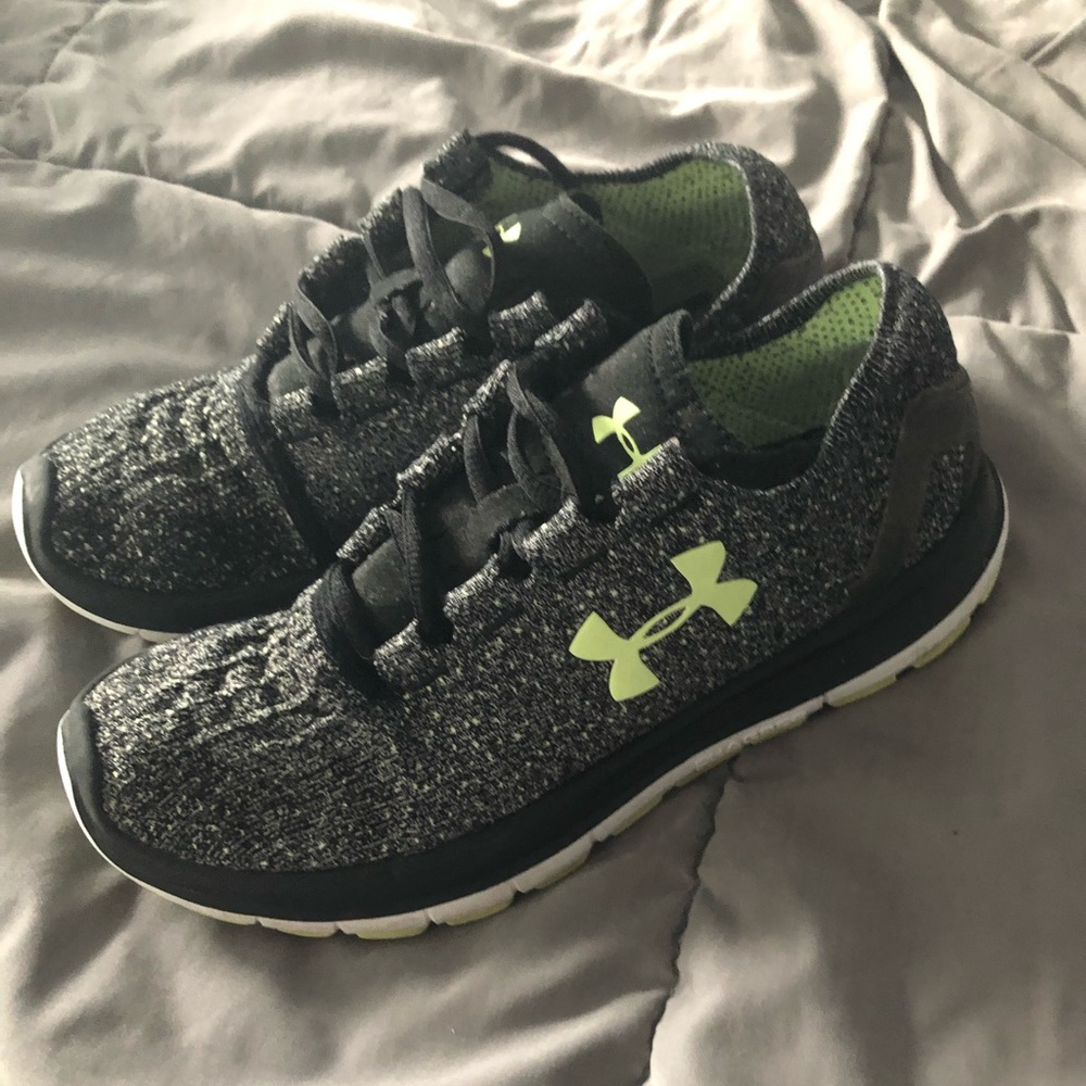 Women’s Under armor running shoe